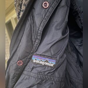 COPY - Patagonia Classic Black Windbreaker